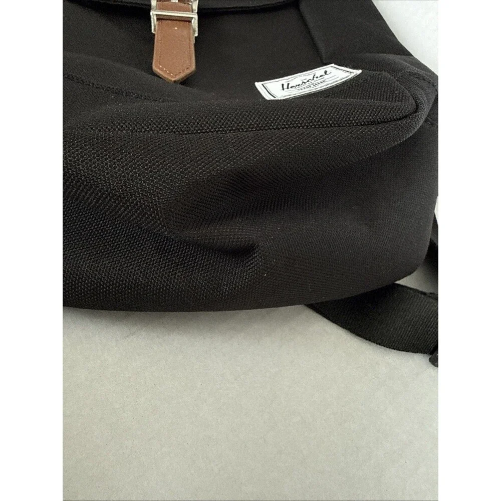 Herschel Supply Co Backpack Retreat Sling Bag 5L Black Nylon Strap Leather Trim